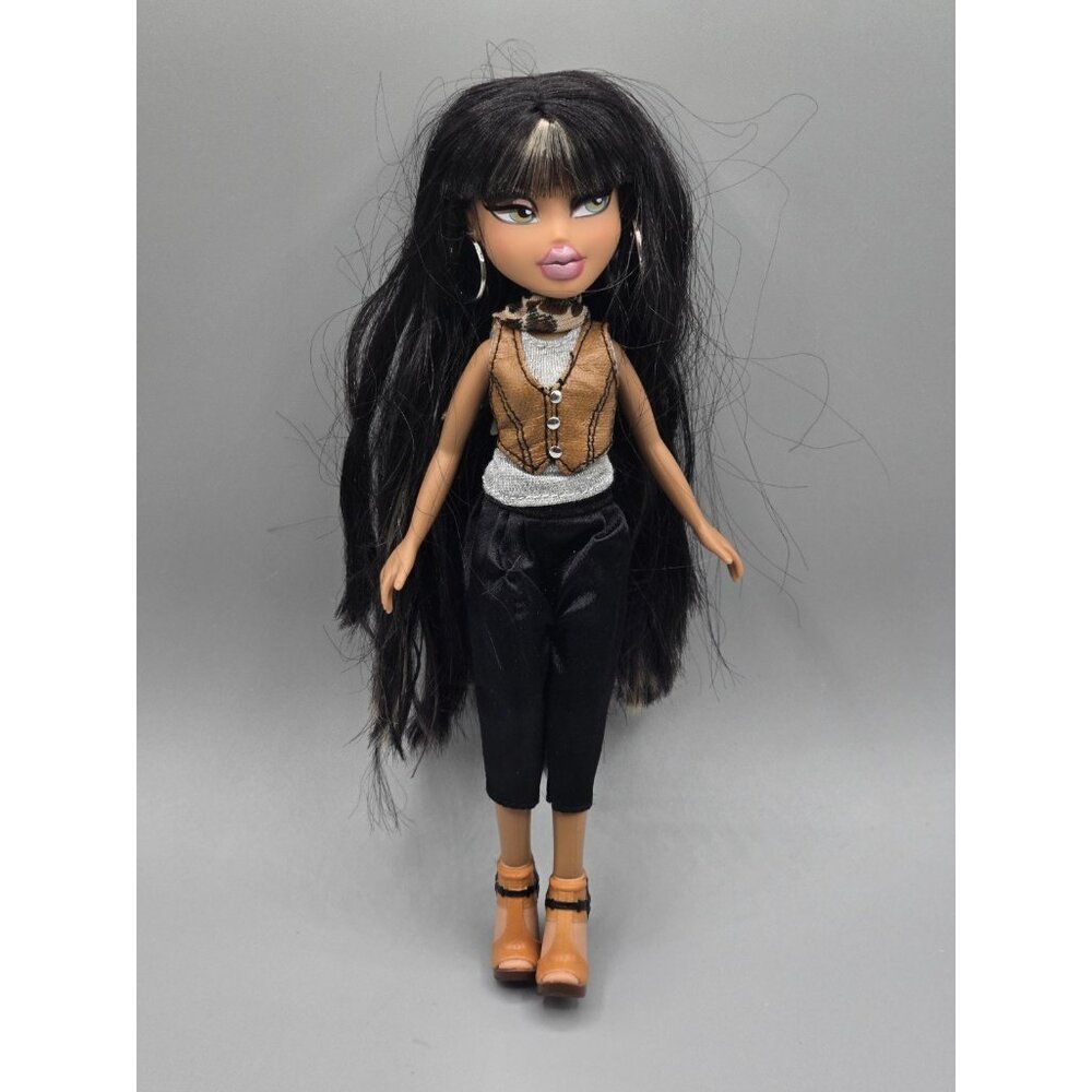 SUPER RARE HTF Bratz 10/10/10 Anniversary Shadi Doll Outfit & Onine Secret Code